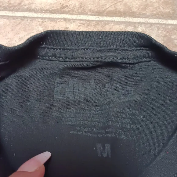 Vintage Blink-182 Graphic T-Shirt - Picture 3 of 3